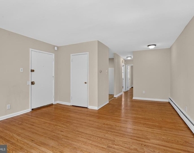 5990 Henry Avenue - Photo Thumbnail 6