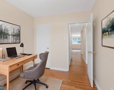 5990 Henry Avenue - Photo Thumbnail 2