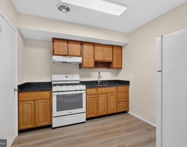 5990 Henry Avenue - Photo Thumbnail 11