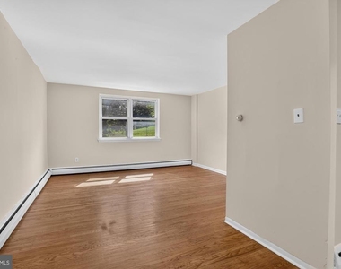 5990 Henry Avenue - Photo Thumbnail 10