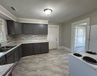 1219 Randolph Avenue - Photo Thumbnail 4