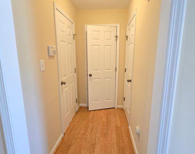 9819 Layla Avenue - Photo Thumbnail 12
