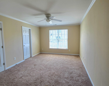 9819 Layla Avenue - Photo Thumbnail 16