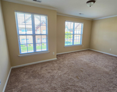 9819 Layla Avenue - Photo Thumbnail 22