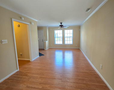 9819 Layla Avenue - Photo Thumbnail 7