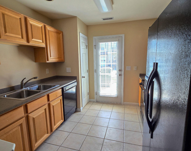 9819 Layla Avenue - Photo Thumbnail 8