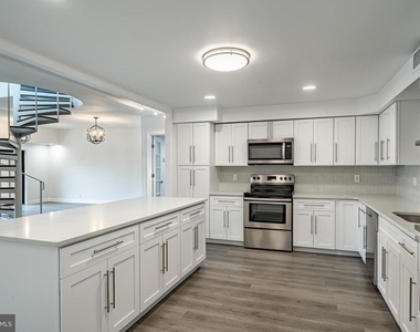 21510 Valley Forge Circle - Photo Thumbnail 9