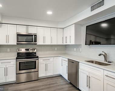 21510 Valley Forge Circle - Photo Thumbnail 10
