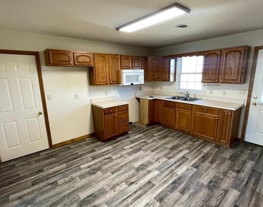 6247 Mountain View Drive - Photo Thumbnail 5