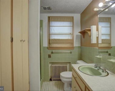 230 West Second St - Photo Thumbnail 4