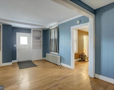 230 West Second St - Photo Thumbnail 3