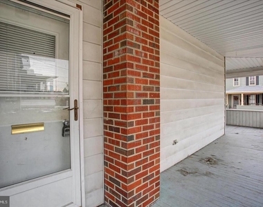 230 West Second St - Photo Thumbnail 1
