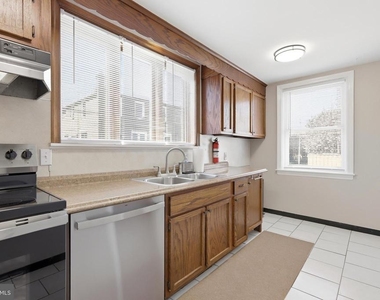 271 Wyncliffe - Photo Thumbnail 9