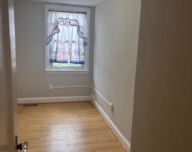 329 N Oak Avenue - Photo Thumbnail 5