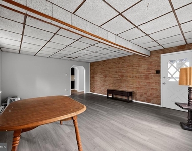 4225 Walsh Avenue - Photo Thumbnail 6