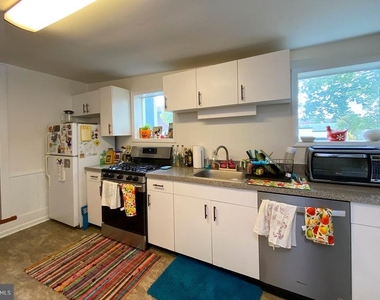 10 Princeton Avenue - Photo Thumbnail 7