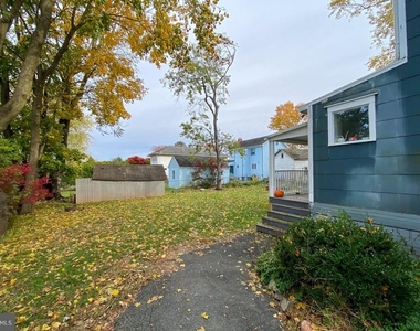 10 Princeton Avenue - Photo Thumbnail 17