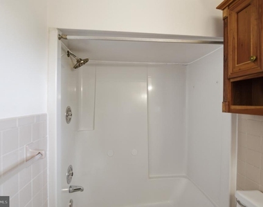 1130 E Park Avenue - Photo Thumbnail 8