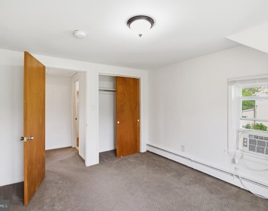 1130 E Park Avenue - Photo Thumbnail 9