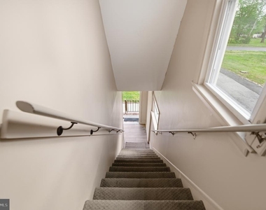 1130 E Park Avenue - Photo Thumbnail 5