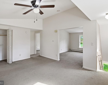 1130 E Park Avenue - Photo Thumbnail 3