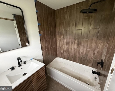 124 E Main Street - Photo Thumbnail 2