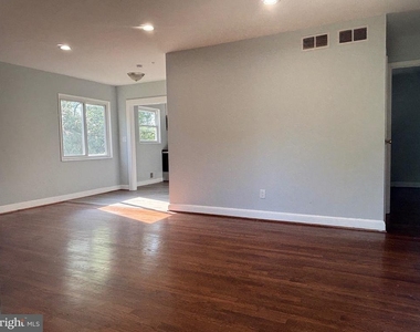 9103 Wallace Road - Photo Thumbnail 5