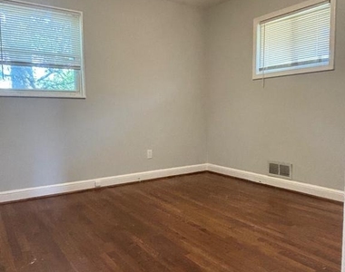 9103 Wallace Road - Photo Thumbnail 12