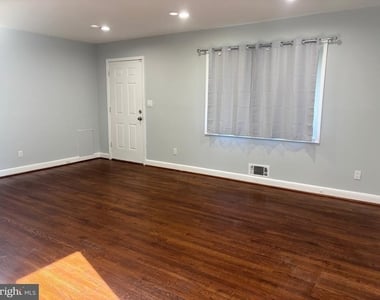 9103 Wallace Road - Photo Thumbnail 4