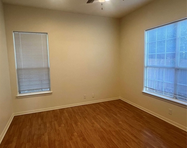 5404 Martin Ave - Photo Thumbnail 21