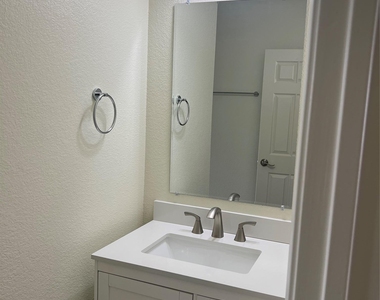 5404 Martin Ave - Photo Thumbnail 7
