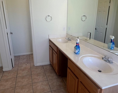 5404 Martin Ave - Photo Thumbnail 34