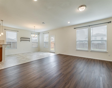 13709 Vigilance St - Photo Thumbnail 5