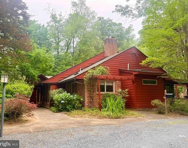 6819 Selkirk - Photo Thumbnail 27