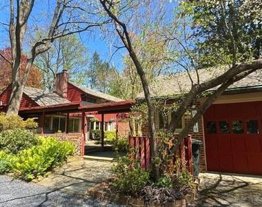 6819 Selkirk - Photo Thumbnail 11