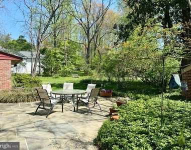 6819 Selkirk - Photo Thumbnail 23