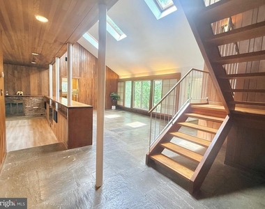 6819 Selkirk - Photo Thumbnail 39