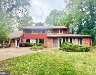 6819 Selkirk - Photo Thumbnail 26