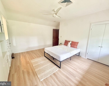 6819 Selkirk - Photo Thumbnail 77