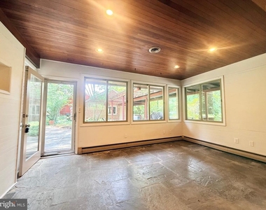 6819 Selkirk - Photo Thumbnail 88