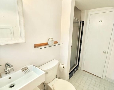 6819 Selkirk - Photo Thumbnail 72