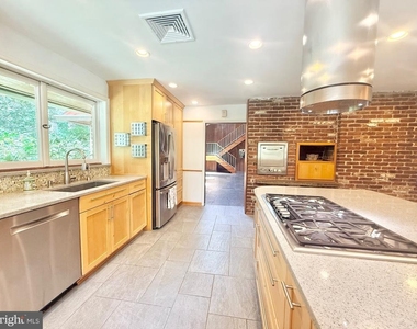 6819 Selkirk - Photo Thumbnail 59