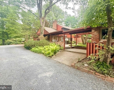 6819 Selkirk - Photo Thumbnail 28