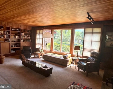 6819 Selkirk - Photo Thumbnail 20