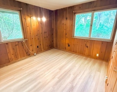 6819 Selkirk - Photo Thumbnail 42