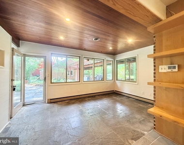 6819 Selkirk - Photo Thumbnail 85
