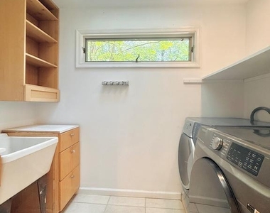 6819 Selkirk - Photo Thumbnail 87