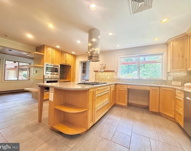 6819 Selkirk - Photo Thumbnail 57