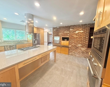 6819 Selkirk - Photo Thumbnail 64