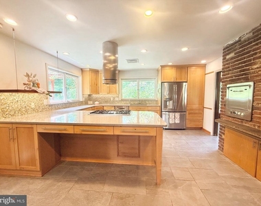 6819 Selkirk - Photo Thumbnail 63